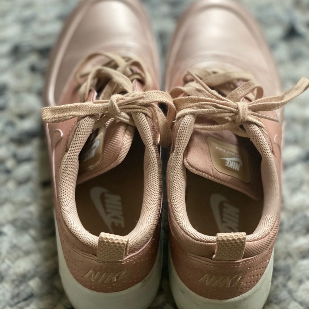 Rose Gold Size 6 Nike’s